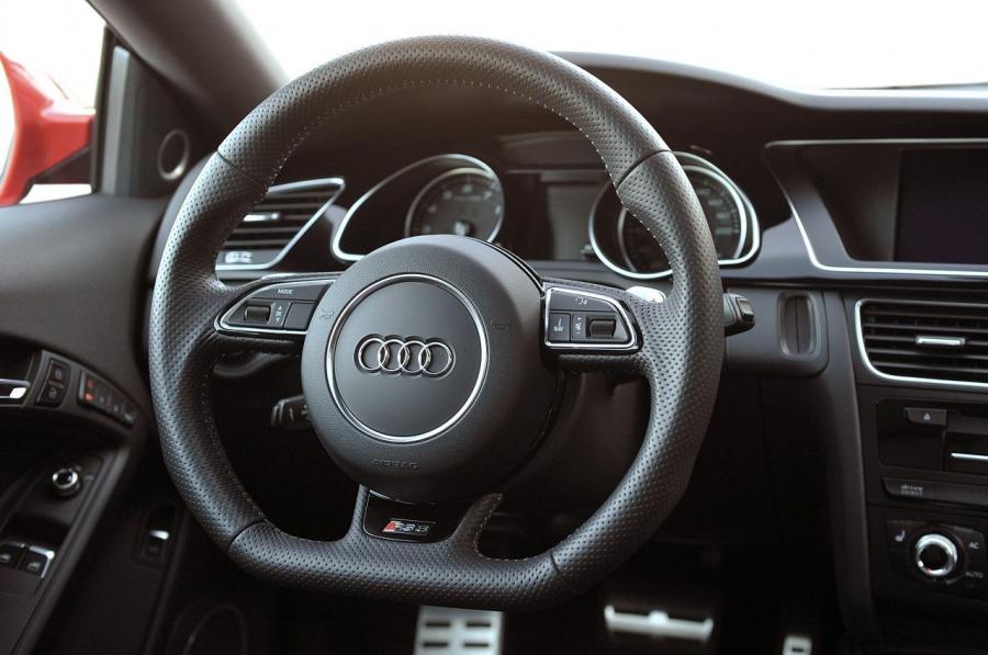 Панель приборов Audi RS5 Coupe 2012 года  (NA) (фото 42 из 104)